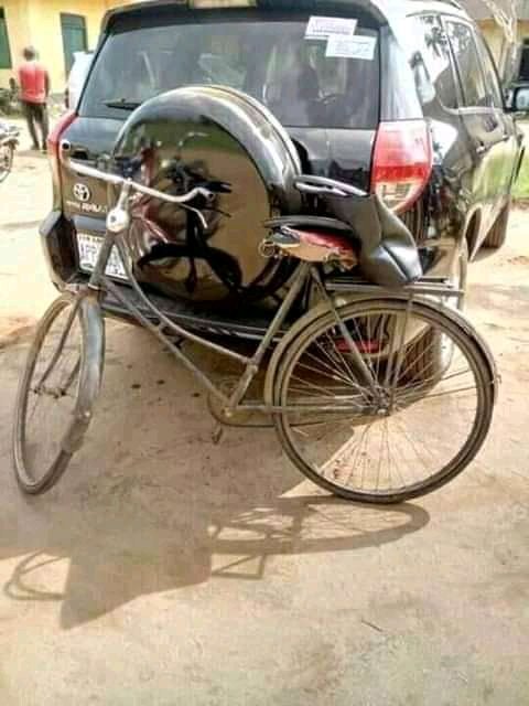 GospelSunday18's tweet photo. Ona say wahala be like weti again 😂😂😂😂😂 https://t.co/2pD6xfhVDN