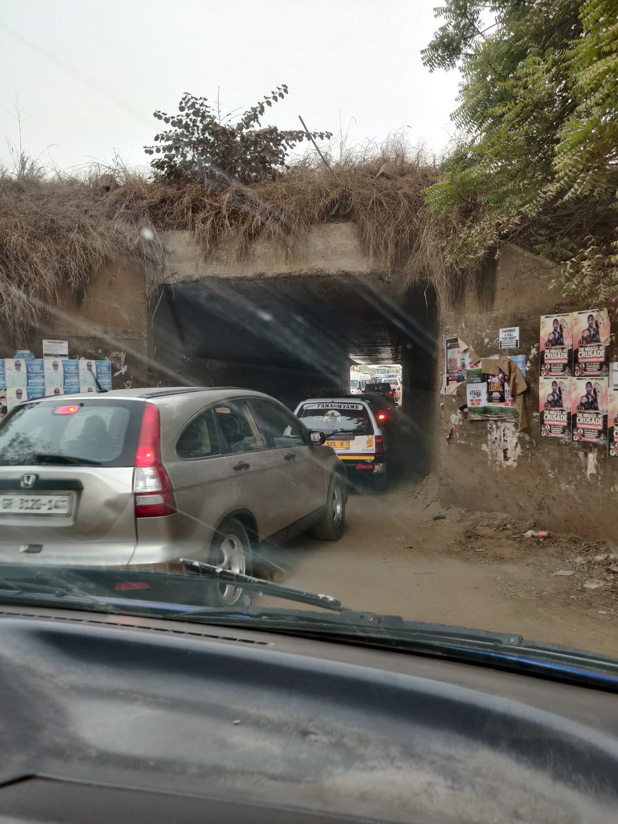 bref1V's tweet photo. #AshaimanUnderbridge

#YearOfRoads All underbridges matter!
#FixTheCountry
@konkrumah @NAkufoAddo #CitiCBS #CitiNewsroom #JoySMS @benkoku @Sammens #KenIsBack https://t.co/UrlqExYUUg