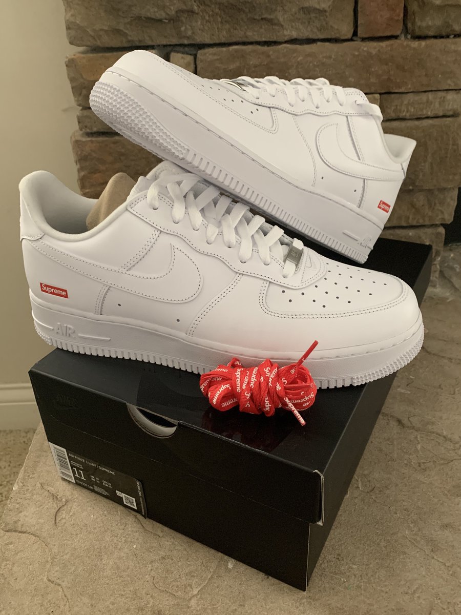 Sneaker.IO tweet media