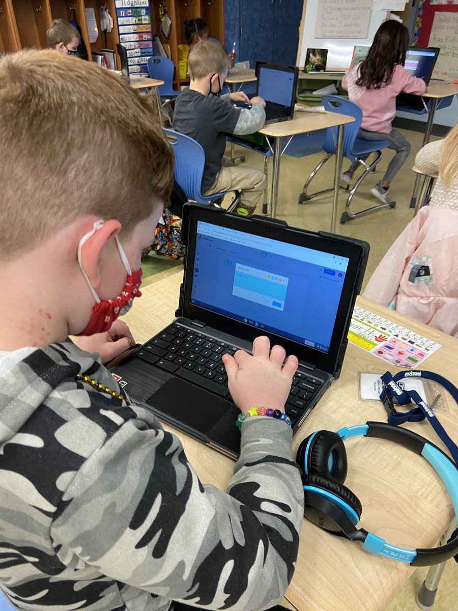 JennBottoms's tweet photo. Thank you @TKEducate for coming to help us use Jamboard to tell facts about our classroom! We can’t wait to use it again soon to help us with our informative writing @CollabClassroom @WTBobcats #informativewriting #learningnewtools https://t.co/BJ8YcpKfkK