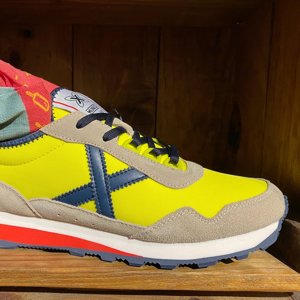 cesarestacogido's tweet photo. 👞👟 CALZADO | Estalla la #primavera en Cuadrado Pamplona🌷🌼. Preciosa gama de colores en las mejores zapatillas. #OsEsperamos 

📍CUADRADO PAMPLONA
C/ Estella 12, Pamplona centro. 948 223003. https://t.co/bKmz6ypIqX