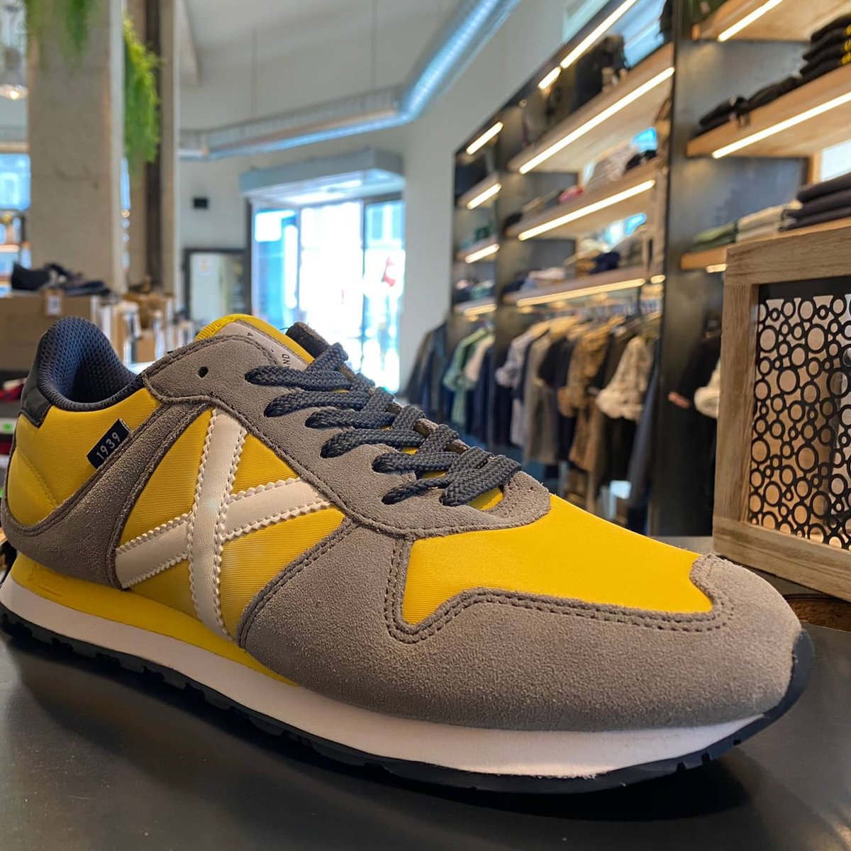 cesarestacogido's tweet photo. 👞👟 CALZADO | Estalla la #primavera en Cuadrado Pamplona🌷🌼. Preciosa gama de colores en las mejores zapatillas. #OsEsperamos 

📍CUADRADO PAMPLONA
C/ Estella 12, Pamplona centro. 948 223003. https://t.co/bKmz6ypIqX