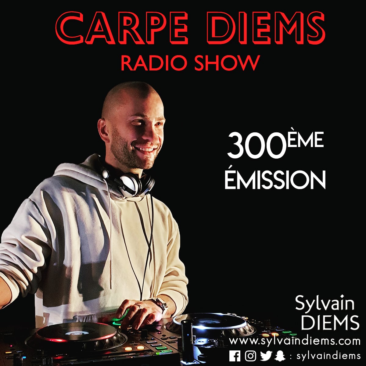 SylvainDiems's tweet photo. Cette semaine on fête la 300ème de mon show radio #CarpeDiems 🥳🍾🎂
#DJ #DJLife #PicOfTheDay #Mix #SylvainDiems #Djing #Stage #HouseMusic #DeepHouse #ScreenboxTour #Music #Show #France #Fun #InstaMusic #Party https://t.co/btEGRs8Zs7