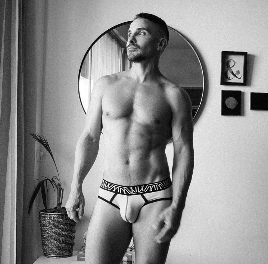 marcomarco_la's tweet image. What Color Briefs From Our #CoreCollection Do We Think @Matiasarietto Is Rocking? #MarcoMarco #Mens #Fashion #Underwear