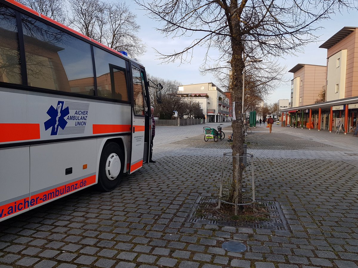 GrundnerBirgit's tweet photo. Hab den #Corona #Testbus in #Neufahrn bei #Freising getestet. Um allen die Nachfrage zu ersparen: #Nase, nicht #Rachen https://t.co/xwErcOkCpm