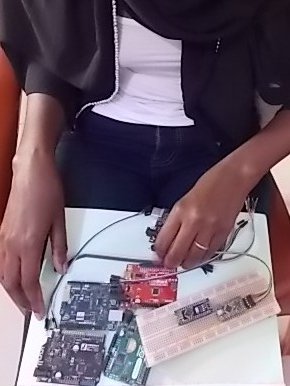 ArduinoSenegal's tweet image. ArduinoSénégal en partenariat avec le @senfablab @lambayecenter #BMCThiaroye #CollègeDelaPetiteLande organisent #ArduinoD21 ce samedi 27 mars, #Open et #fun,thème #apprendre, #créer et #partager des espaces d'initiations, des présentations,et ateliers to #learn and #share