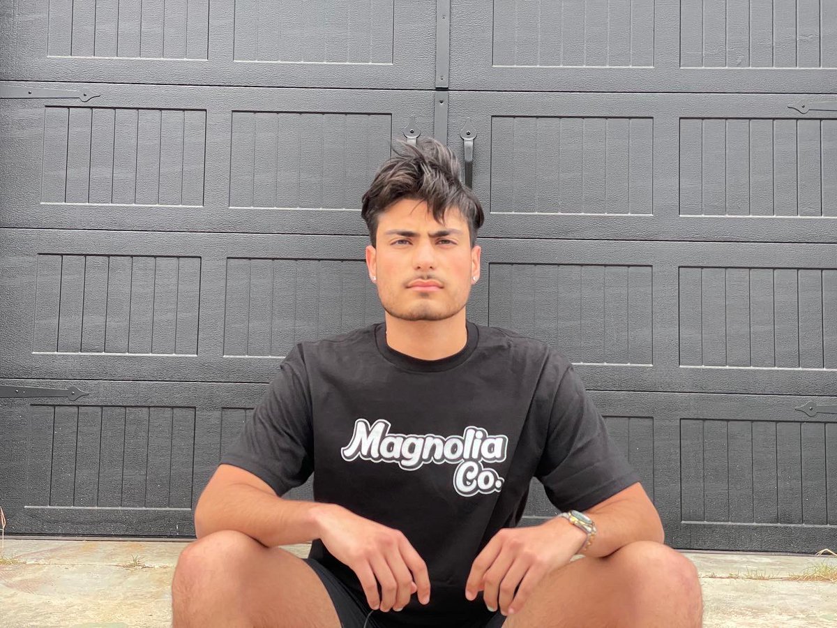 MagnoliaCo5's tweet photo. Friday March 26th. Two of 4 that are dropping. https://t.co/Xnehuh27Gn