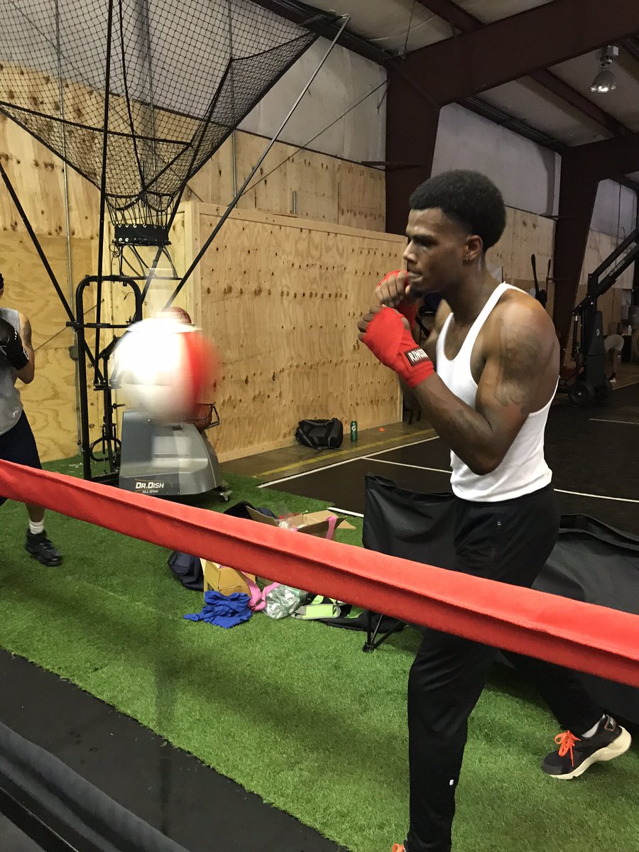 boxing_mo's tweet photo. Yelling Happy Birthday all the way to the Heavens, to one of the Mo Better originals. Happy Birthday Jordan! We miss you! #mobetterboxing #gonetoosoon #boxinginHeaven #RIPJH https://t.co/xM0lkRFKfY
