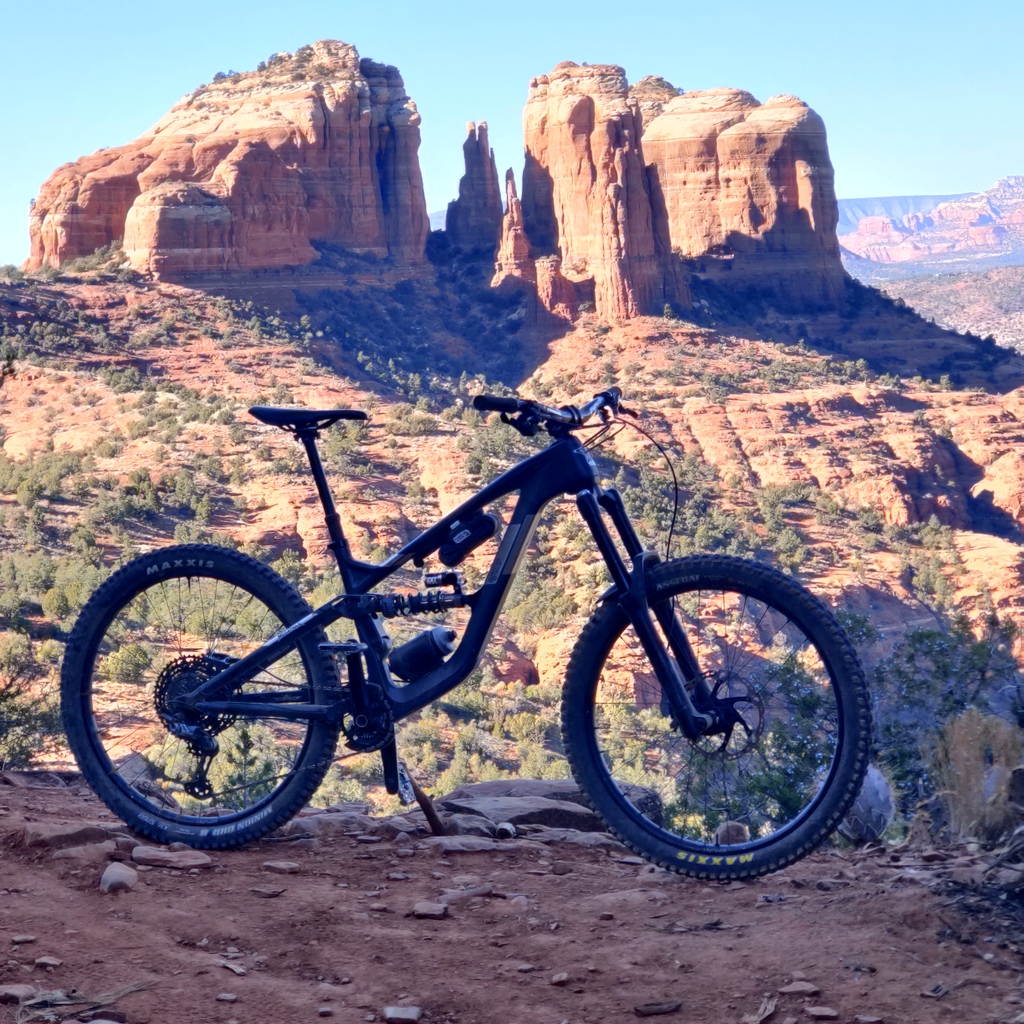 Everything the light touches... should be considered a potential line.⁠
⁠
(Unless, of course, the park signs say not to.)⁠
⁠
⁠
#RideGG