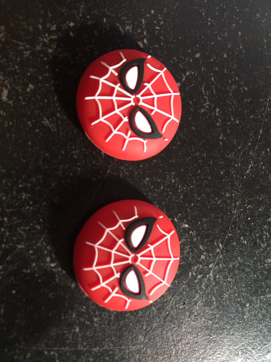 Thats1G's tweet photo. Enjoying my new Apella Gaming ‘ Spider-Man ‘ toggle grips, They feel great and I always have grip, which is great cause my hands get sweaty when I game😅🤟🏽 #BarbaricGames #NowThatsBarbaric #spiderman https://t.co/Iivti2qnKb