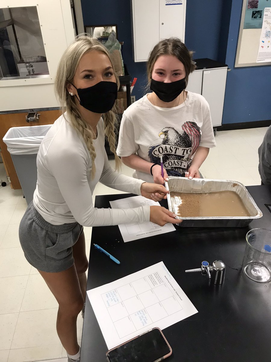 MrsDavies14's tweet photo. Weathering &amp; Erosion Lab today with my Awesometastic students! @scienceFHS I wish everyday was lab day♥️ https://t.co/fqdDlKjrb9