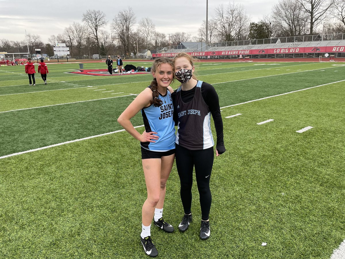SJTrackXC's tweet photo. Hurdlers off to a great start tonight with 1-4 finish. https://t.co/9IwpagaeuA