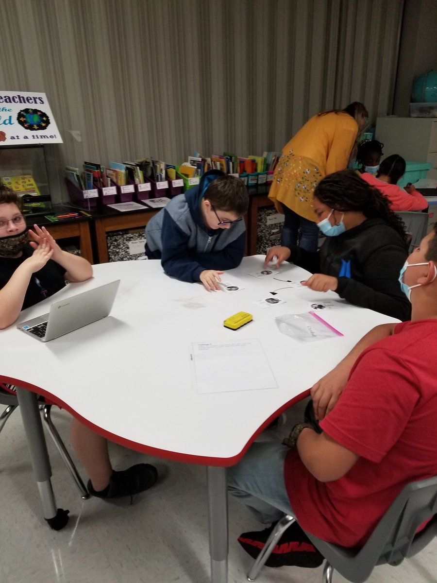 Laura Bull tweet media