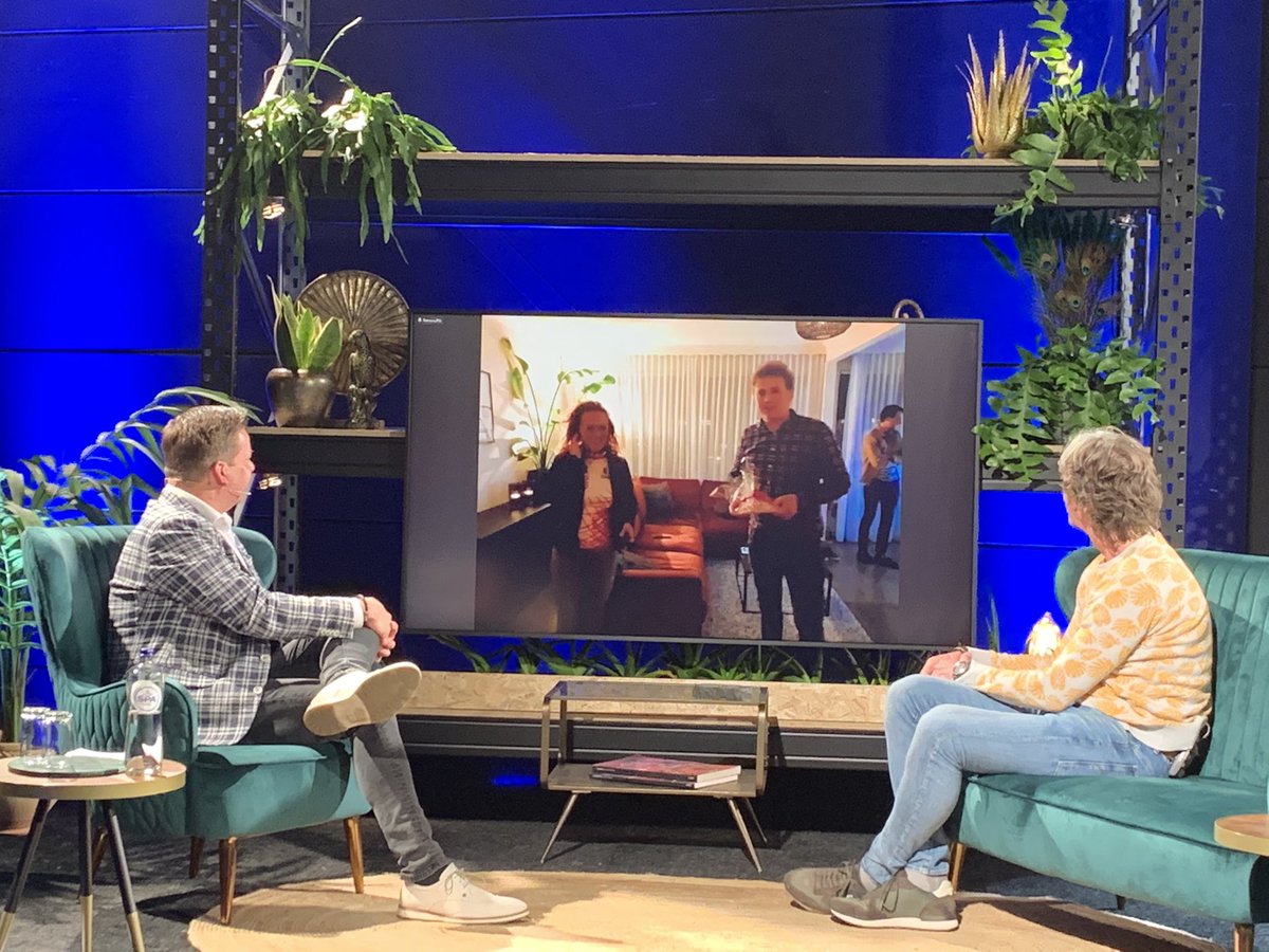 De eerste deelnemersavond zit erop! Een show waarin alles besproken is wat belangrijk is om te weten als deelnemer van Team Westland 2021!

Generations Sound Light Video, presentator <a href="/Veenmanr/">Rob Veenman</a>, muzikaal duo Spruijt en Opperman, en alle sprekers; hartelijk dank.