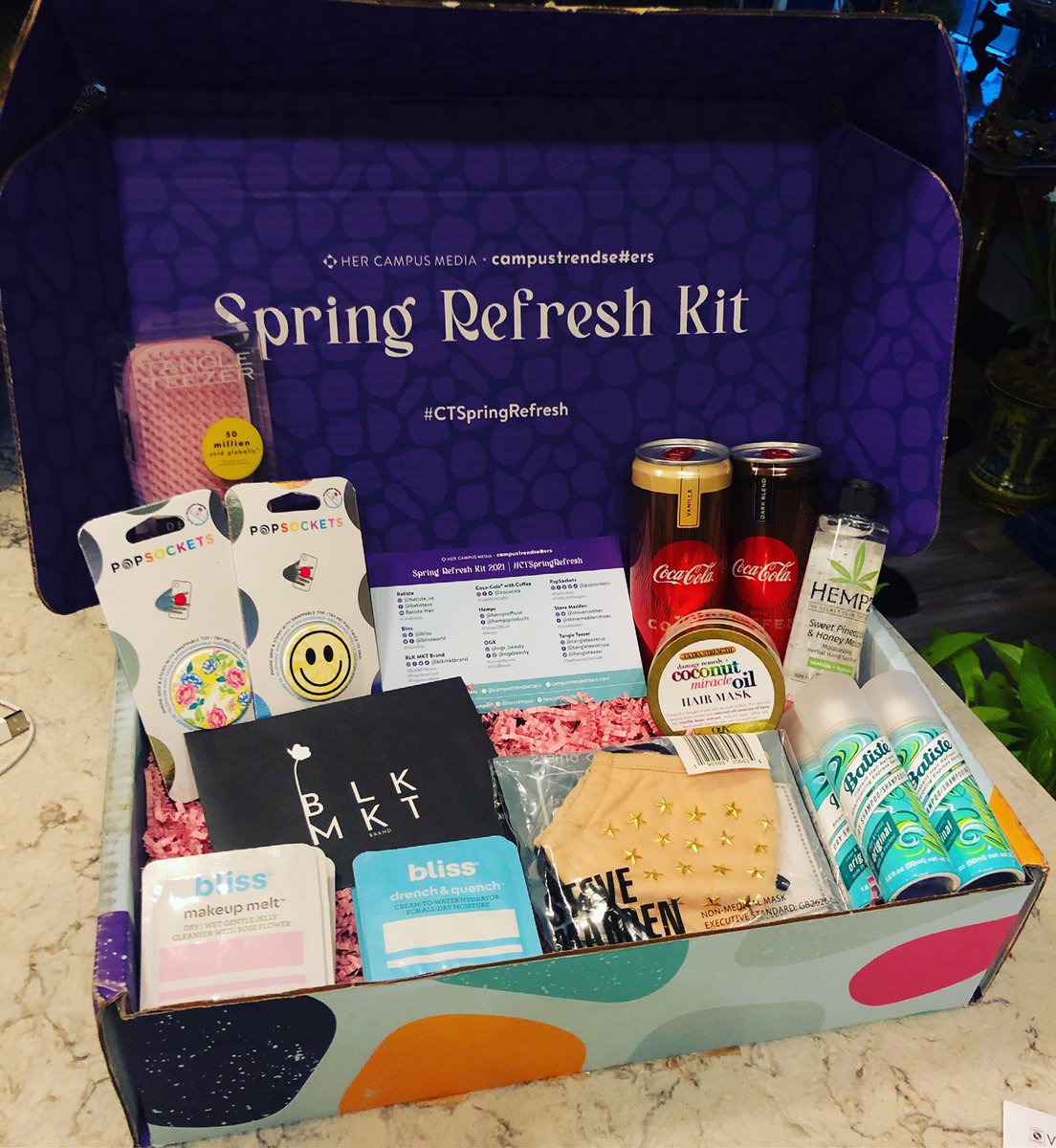 HerState's tweet image. Another great benefit of being @hercampus member? @campustrendsetters campaigns! 

#ctspringrefresh #livebatiste #thisisbliss #blkmktbrand #fragrancecard #fragrancebalm #cokewithcoffee #hempzofficial #hempz #uncapthelove #ogxbeauty #popsocket #stevemaden #thepowerisintheteeth