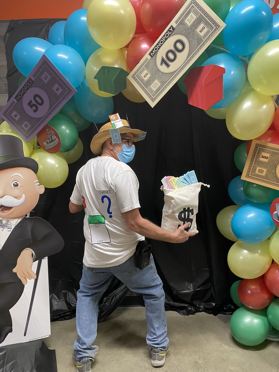RamonaASDS's tweet photo. Super Exciting when associates support our party themes. Mark all dressed up 🎩🤩😁 https://t.co/lRXgw22gHJ