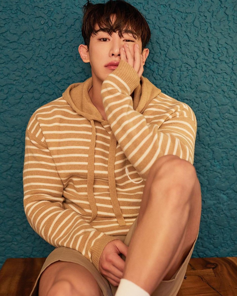 25Banpo's tweet photo. [#KMEDIA][@official__wonho]
E estas fotos do #WONHO para a revista #MAPSWorld? 🔥

👥 @wonho_Brasil @monstaxbr @MonstaXPT 
#원호 https://t.co/Gb16KweASU