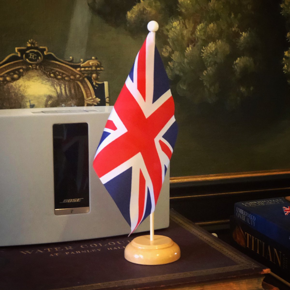 myles_lea's tweet photo. I decided to display the Union flag on the table in the background of all my upcoming videos on: https://t.co/HslbEITDkx
#patriotichome #unionflag #britishflag
#unionjack #patriot #patriotic #patriotism #british #britishpride #prideinbritain #britishartist #britishart https://t.co/b5YBkD5iou