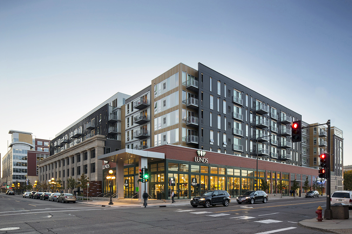BKVGroup's tweet photo. @ThePenfield, a 254-unit luxury apartment building in St. Paul, MN is a 2021 honoree in the annual @Fitwel Best in Building Health Awards. The Penfield is the very first market-rate residential property in the state to receive a Fitwel rating! https://t.co/qFt5jWaL1L