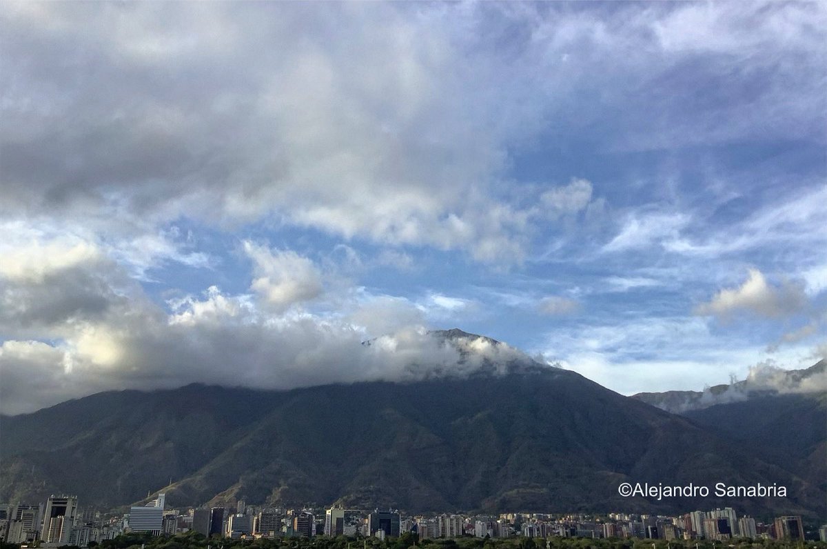 AlexSanabriaR's tweet image. El #Avila a esta hora #25Mar #Venezuela