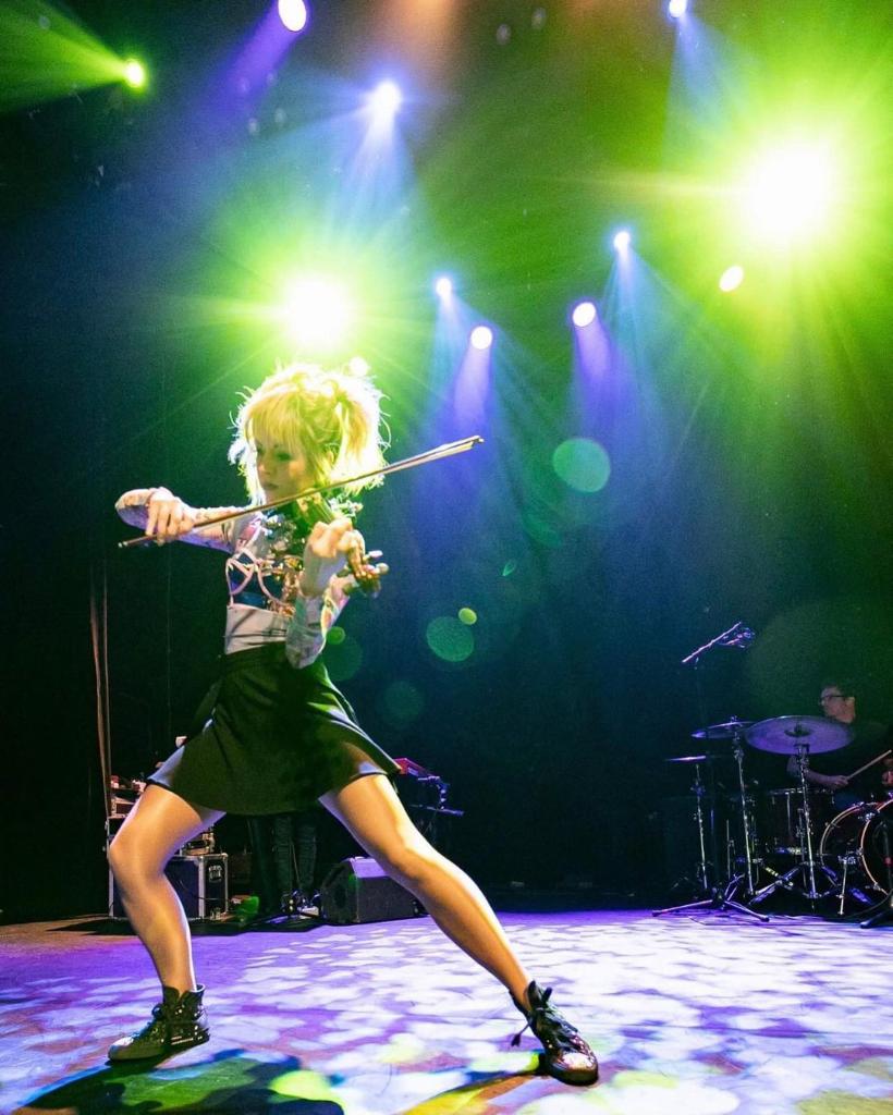 Gramercy Theatre (@gramercytheatre) on Twitter photo Throwing it back to <a href="/LindseyStirling/">Lindsey Stirling</a> ๐๐ Nov. 2019!
If you were in the crowd that night let us know ๐
๐ธ: <a href="/Steph_Augello/">Stephanie Augello</a> Throwing it back to <a href="/LindseyStirling/">Lindsey Stirling</a> ๐๐ Nov. 2019!
If you were in the crowd that night let us know ๐
๐ธ: <a href="/Steph_Augello/">Stephanie Augello</a>