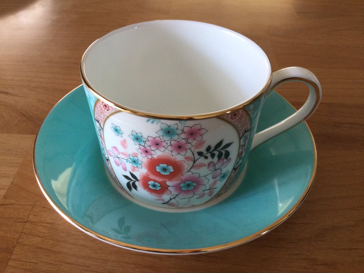 みなさんのティーカップ見せてください みなさんのティーカップ見せてください
