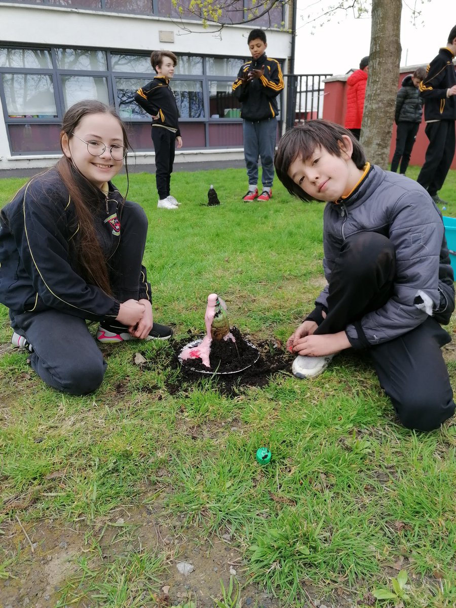 EmbassiesSteam's tweet photo. Chemical explosions @EmbassiesSteam  making our own volcanoes. Day 4 of our virtual Italian Mobility. @eTwinningEurope @Leargas_etwinn @Leargas @Mersinyenisehi1 @eTwinning_Ita @tretwinning @Erasmus_Project @ErasmusPlus_pro @ErasmusPlusRO https://t.co/qyaa1rS8lc