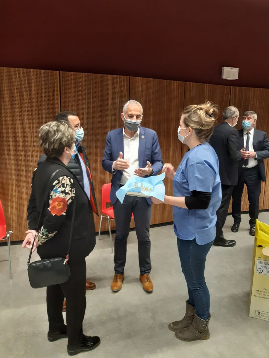 Jean_LucFUGIT's tweet photo. AU CONTACT EN CIRCO! Tout ce jeudi dans la partie sud pour de nombreuses rencontres :
✅#Condrieu : visite du centre de vaccination
✅#Longes : rencontre avec les @JeunesAgri et les élus
✅#Ampuis : Rencontre avec Maraîchers, viticulteurs, commerçants, associations, les élus... https://t.co/6NK8EiiEl6