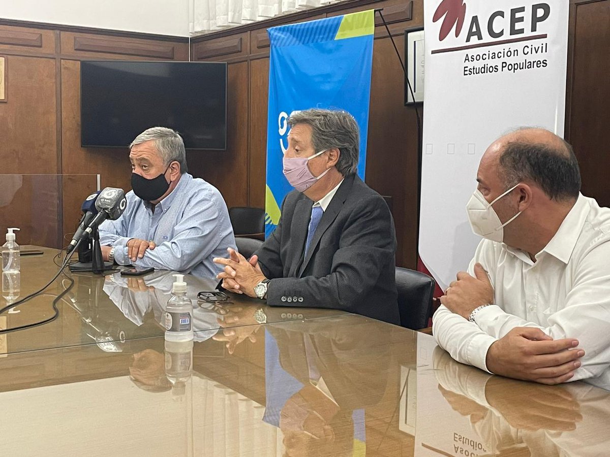acepnacional's tweet photo. Conferencia de prensa en el @munisanrafael, Mendoza, recibidos por @emirfelixok junto a @RMirandaPJ @OlafJacob @OscarEnsinck, en el marco de la apertura institucional del diplomado en #PolíticasPúblicas que realizaremos mañana en @uchampagnat @KAS_Argentina https://t.co/JXMV9D2bRe