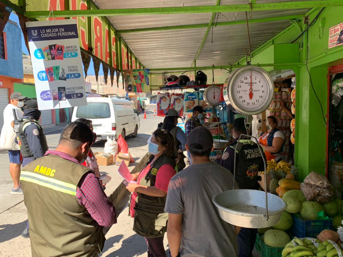 AlcaldiaDCHN's tweet photo. #OrdenPúblico #ControlDeAlimentos #AtenciónaEmergencias #Línea100
La Alcaldía Municipal del Distrito Central (AMDC) continúa este jueves con la ejecución de operativos para verificar la calidad y el estado de los productos que se...
Ver más en: https://t.co/bGgiF7WeAf https://t.co/UyF8luatLf