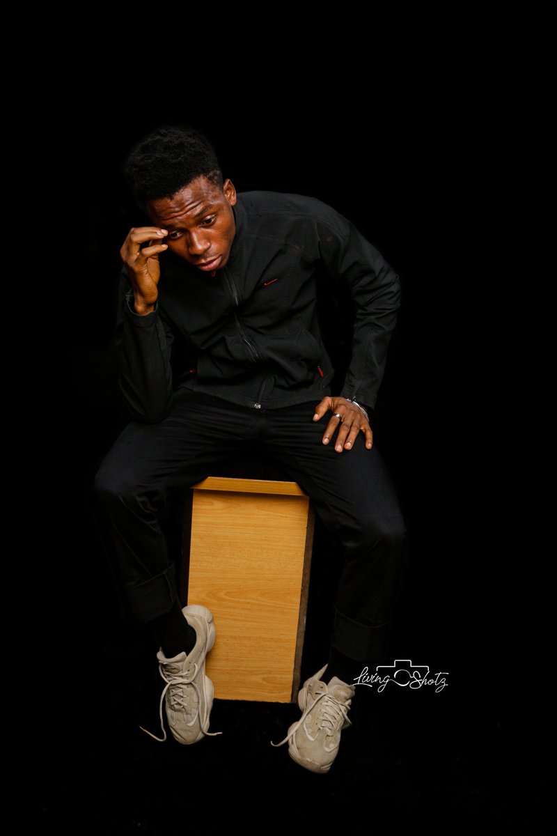 LivingShotz's tweet photo. Because it's Thursday, let's do some throwback. 

PS: I take nice pictures and I also create beautiful memories that live. I'm open for business, DM me for any event, let's keep your memories alive. 

#Livingshotz #KeepingMemoriesAlive #Ebuka #Spain #England #lautech #SanMarino https://t.co/WoLzKgMmfk