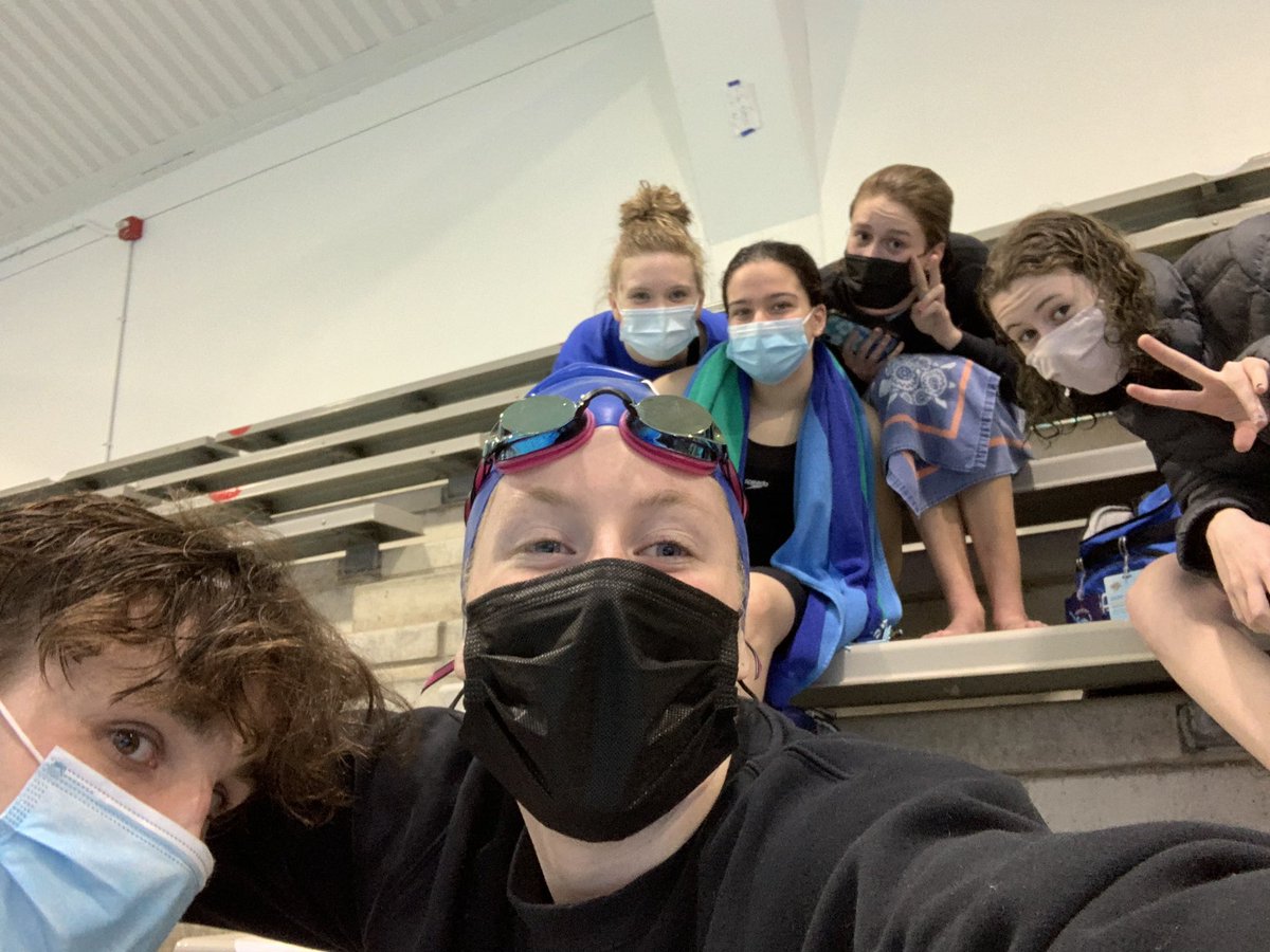 royalsswimdive's tweet photo. night one!!😏🥶 #marchsplashness https://t.co/UXKgWze0zf