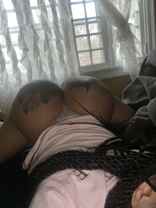 Oil me down daddy https://t.co/JNIL4hOrq8