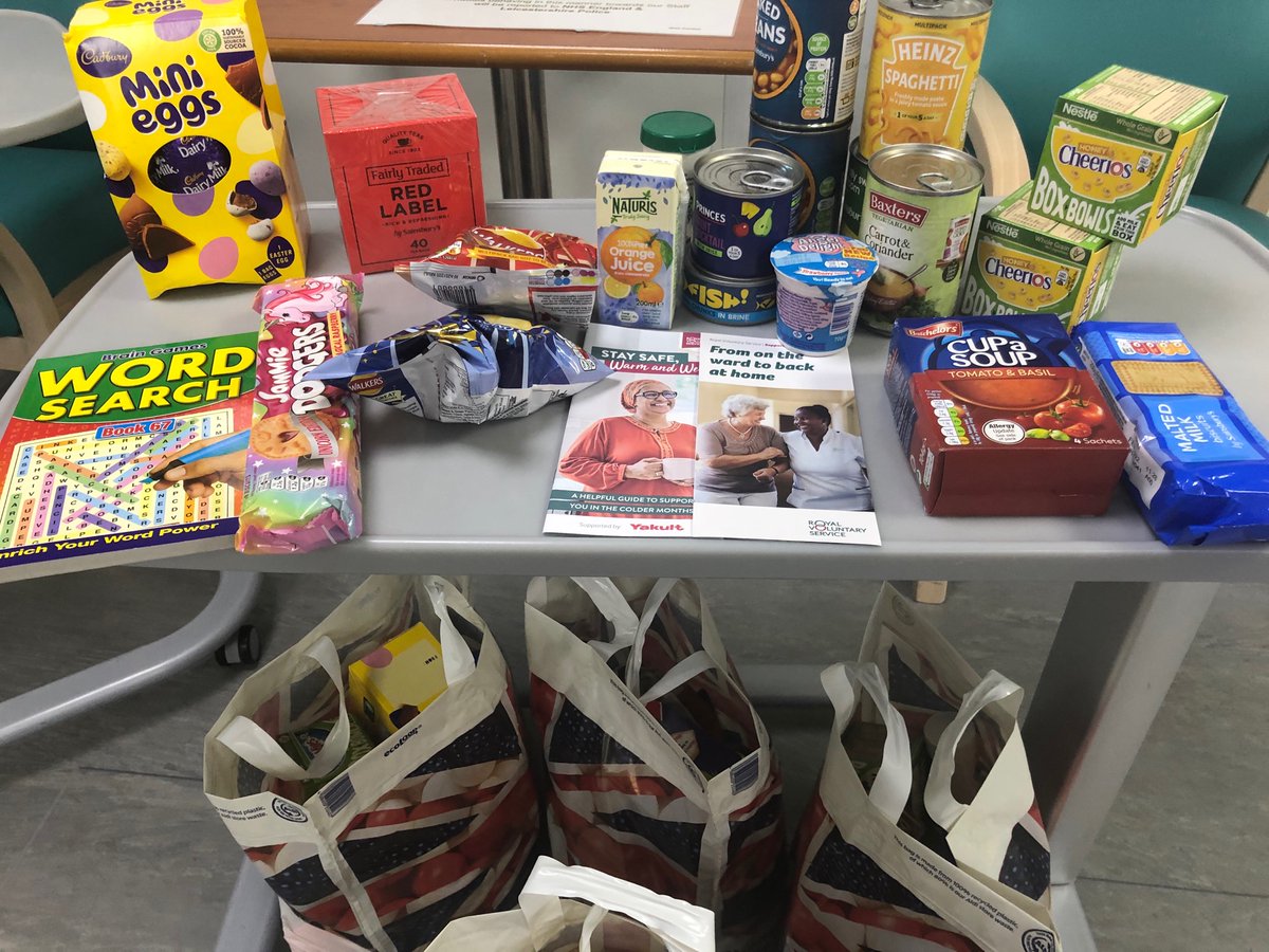 DischargeLounge's tweet image. Feeling proud to be able to offer our patient essential food parcels at Glenfield Hospital! Thank you to Royal volunteer Service for your ongoing support and dedication @Leicvolservices @UHLsue_mason @uhl_DOE @UHLfox