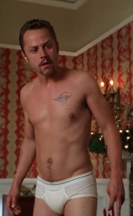 Giovanni Ribisi is a good actor but whenever I see him I get anxiety. 
