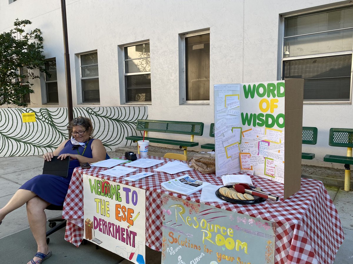 Cordvaldeana's tweet photo. LHS welcomes the Class of 2025... what a great turn out!  @LecantoHigh @LHSPantherAth @JasonCKoon @CitrusSchools @ehoppa70 @alexstubenbort https://t.co/E5x9pCXKCq