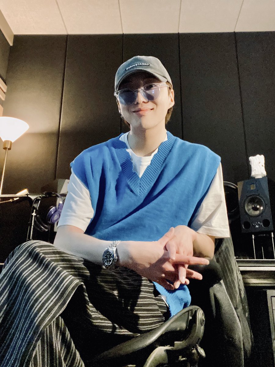 official_yoon_'s tweet photo. 부디 행복한 마음으로 주무시길🙏🏻🌙 https://t.co/LSoPMqJota