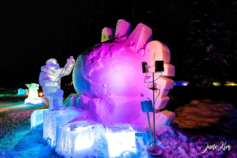 RunawayJuno's tweet photo. #ShowupForAlaska idea? Fairbanks is nice in March. And there's ice. Lots and lots of ice. Check out @icealaska and get a deal at @StayFairbanks! -- Fairbanks: Ice Carvers make their mark at Ice Alaska - @alaskatravelgrm https://t.co/67zuHWg60M https://t.co/XmpJgtQl7o