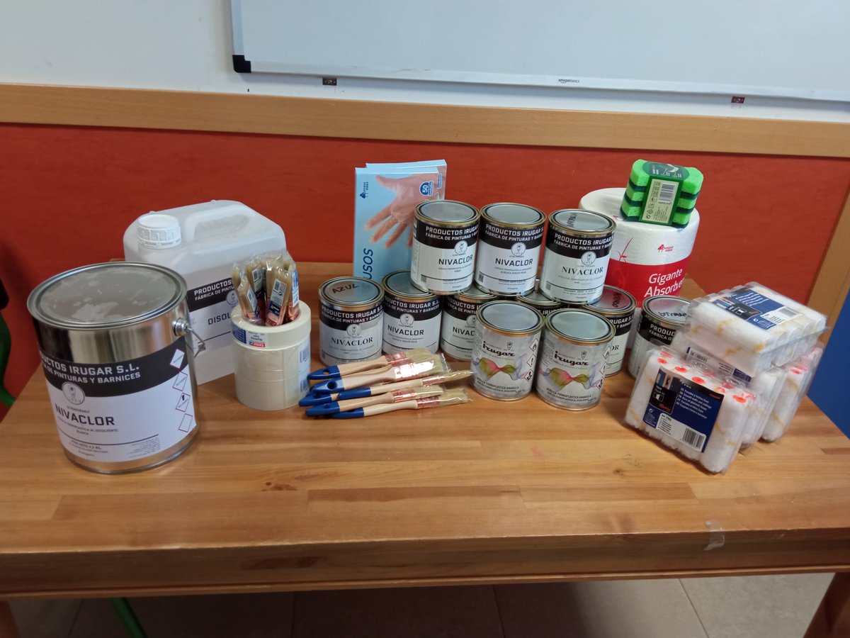 adeban1978's tweet photo. 🙌🏻 En estos tiempos tan difíciles, Peña Adeban aporta una donación de materiales (pinturas, etc.) 

👦🏻👧🏻 Está donación va para la educación y para que los más pequeños puedan seguir jugando y divirtiéndose 

♥️ Siempre aportando nuestro granito de arena https://t.co/SA7LMvaeKq
