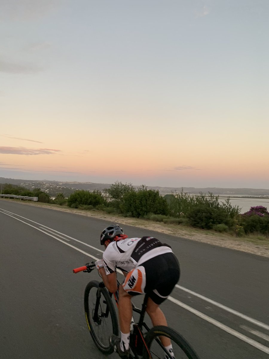 KnysnaG's tweet photo. Thirsty Thursday dash to @OldesPub @visitknysna @TheOldCootBiker @KnysnaToyota @Knys_Guy @ExploreKnysna @AllAboutKnysna #beer #ridewithalocal #willrideforbeer https://t.co/l9qLg5mBiz