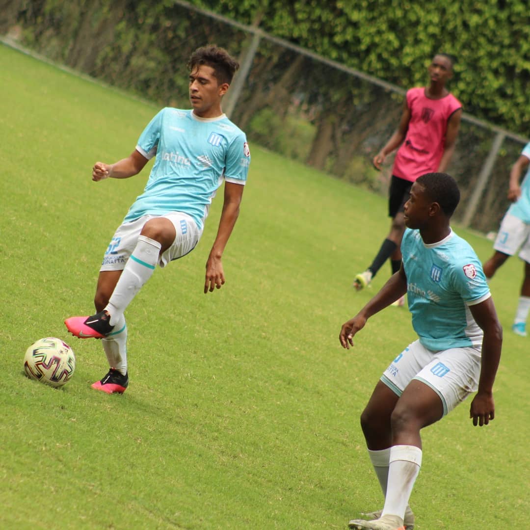 GFCguayaquil's tweet photo. Agradecemos a 🤝 @independientedelvalle por la invitación a nuestras categorías para disputar partidos amistoso.
#Cat2003 y #Cat2004 @riborj_oficial en el complejo vía la costa.
La garra del sur con 7 millones de voltios 
Gracias Chicos por su entrega 💯⚽🏟️ https://t.co/6Ac5F22UQi