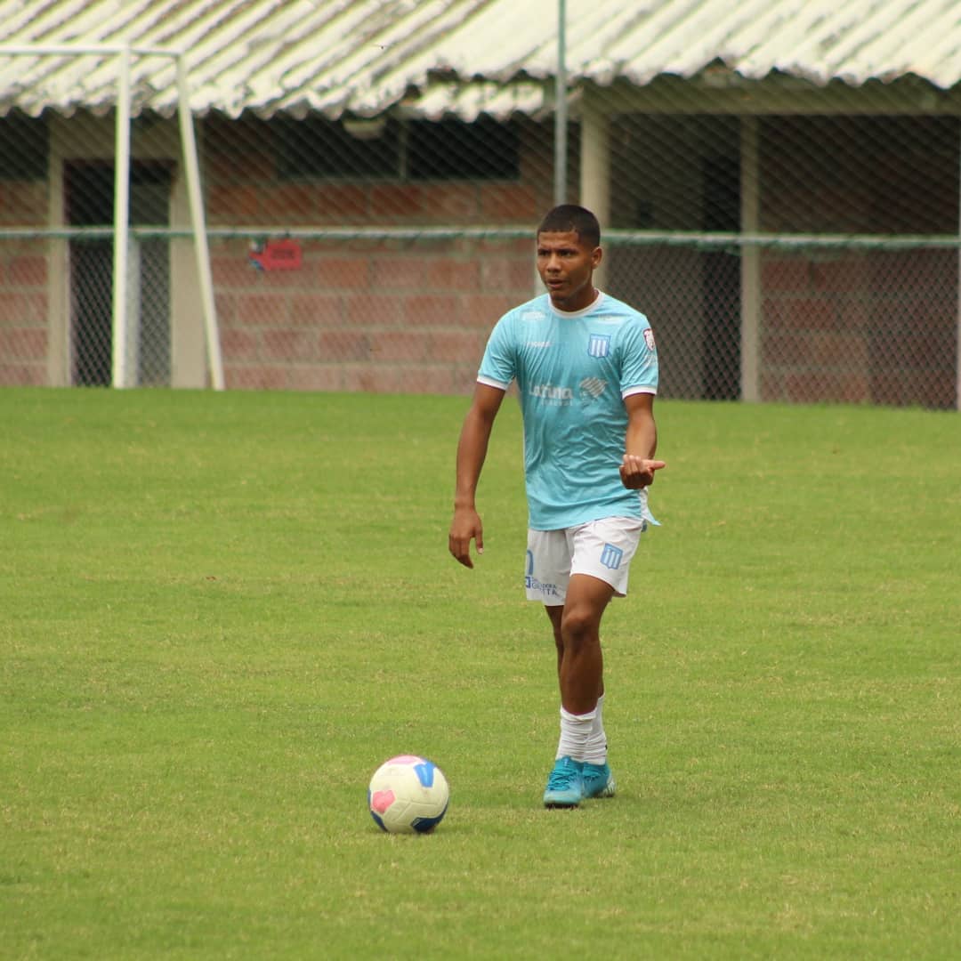 GFCguayaquil's tweet photo. Agradecemos a 🤝 @independientedelvalle por la invitación a nuestras categorías para disputar partidos amistoso.
#Cat2003 y #Cat2004 @riborj_oficial en el complejo vía la costa.
La garra del sur con 7 millones de voltios 
Gracias Chicos por su entrega 💯⚽🏟️ https://t.co/6Ac5F22UQi