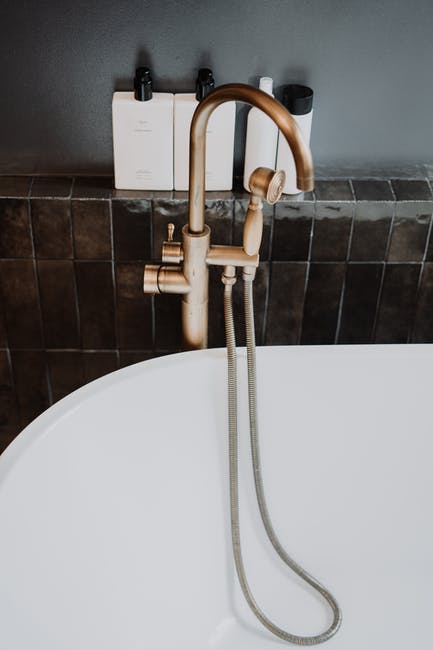 ryan_knab's tweet image. Are you interested in saving more water in your home? Install a low flow shower head! Here are a few options: 🚿
1. High Sierra's All-Metal Low Flow Shower Head
2. Water Management Fire Hydrant Spa Shower Head
3. Delta 2-Spray Low Flow Shower Head 
#lujorealestate #realestate