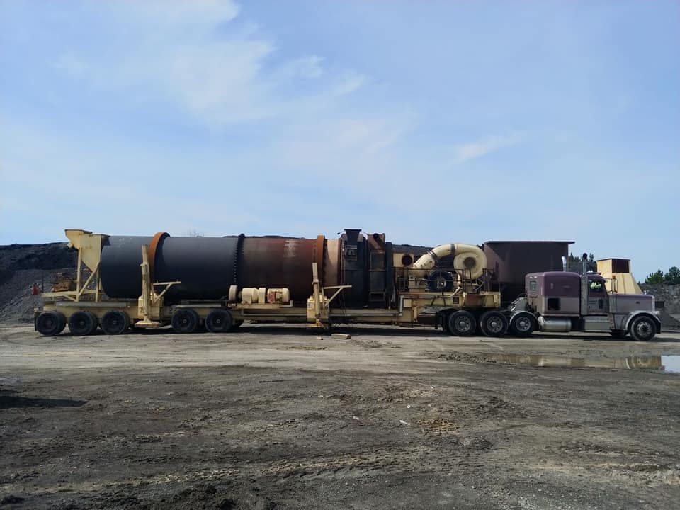 projectfreight_'s tweet photo. Clean #heavyhaul #trucking #lowboy #oversize #wideload #flatbed #lowbed #heavylift #crane #projectcargo #highwideheavy #noswift #rigging #multiaxle #polecar #owneroperator #lastofthecowboys #transport #projectfreight #freight https://t.co/Uyq770LtNm
