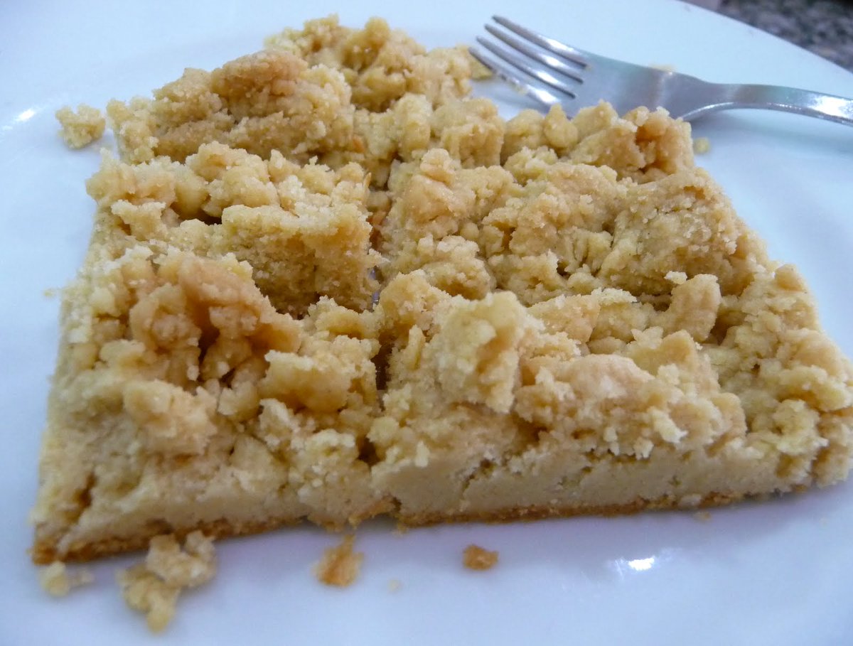 Let me introduce you to "La coca de mollitas" para todos los ajenos a la Comunidad Valenciana, sinceramente ya me joderia no saber lo que es