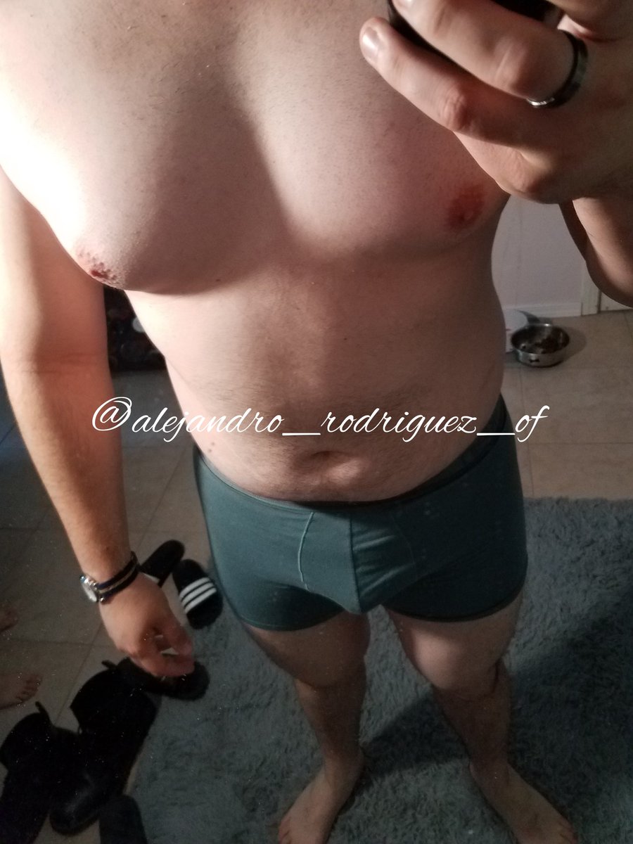 Alexrod_of's tweet photo. Redoing my pinned 

25 Male | Straight | 6'2"

• My content is for everyone to enjoy 
• Masturbation and anal play
• I am open to requests so dm me 
• 👻 alexrod_of add me it's free
• Click the link for more of my content https://t.co/fUdGR0KMOU https://t.co/0MMaMzDDhA