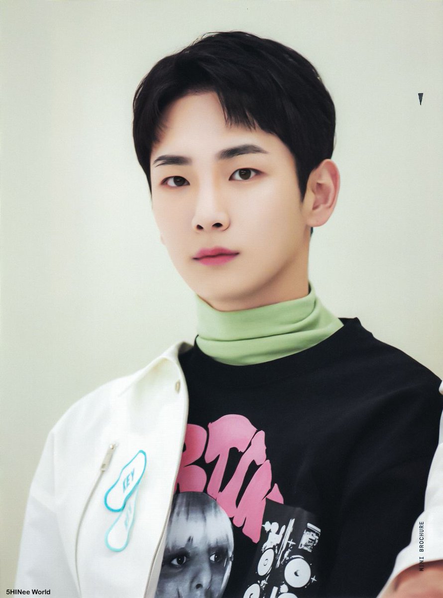 jonghyunpoem's tweet photo. eu te amo sobrancelha cortada do kibum    eu te amo muito https://t.co/5krB5Fruw5