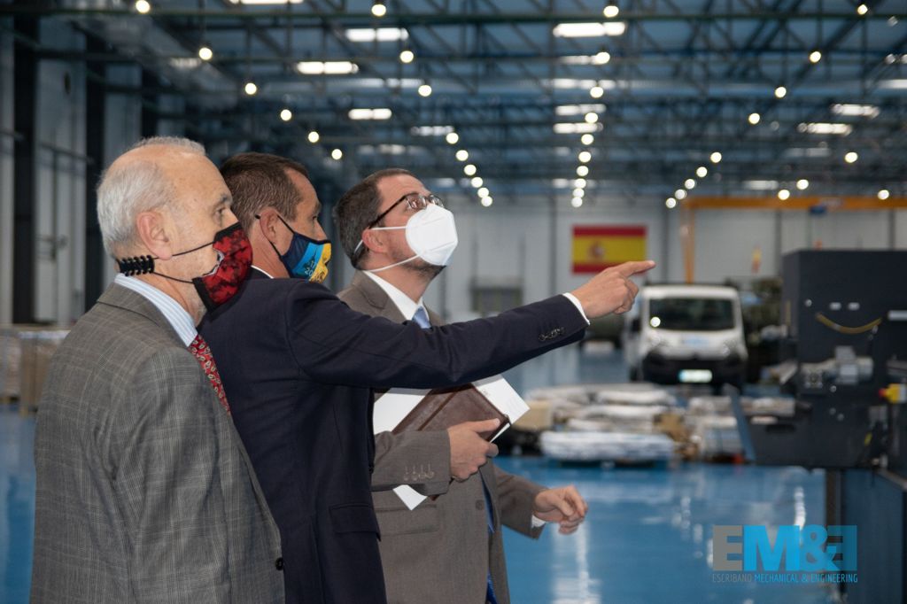 Para @EscribanoMEC   ha sido un placer recibir al Seretario General de #Industria y #PYME Raúl Blanco. 
En su visita, ha podido conocer los últimos desarrollos en I+D+i .
Nuestro esfuerzo, recursos y capacidades tecnológicas al servicio del @mincoturgob 
#tecnología #innovacion