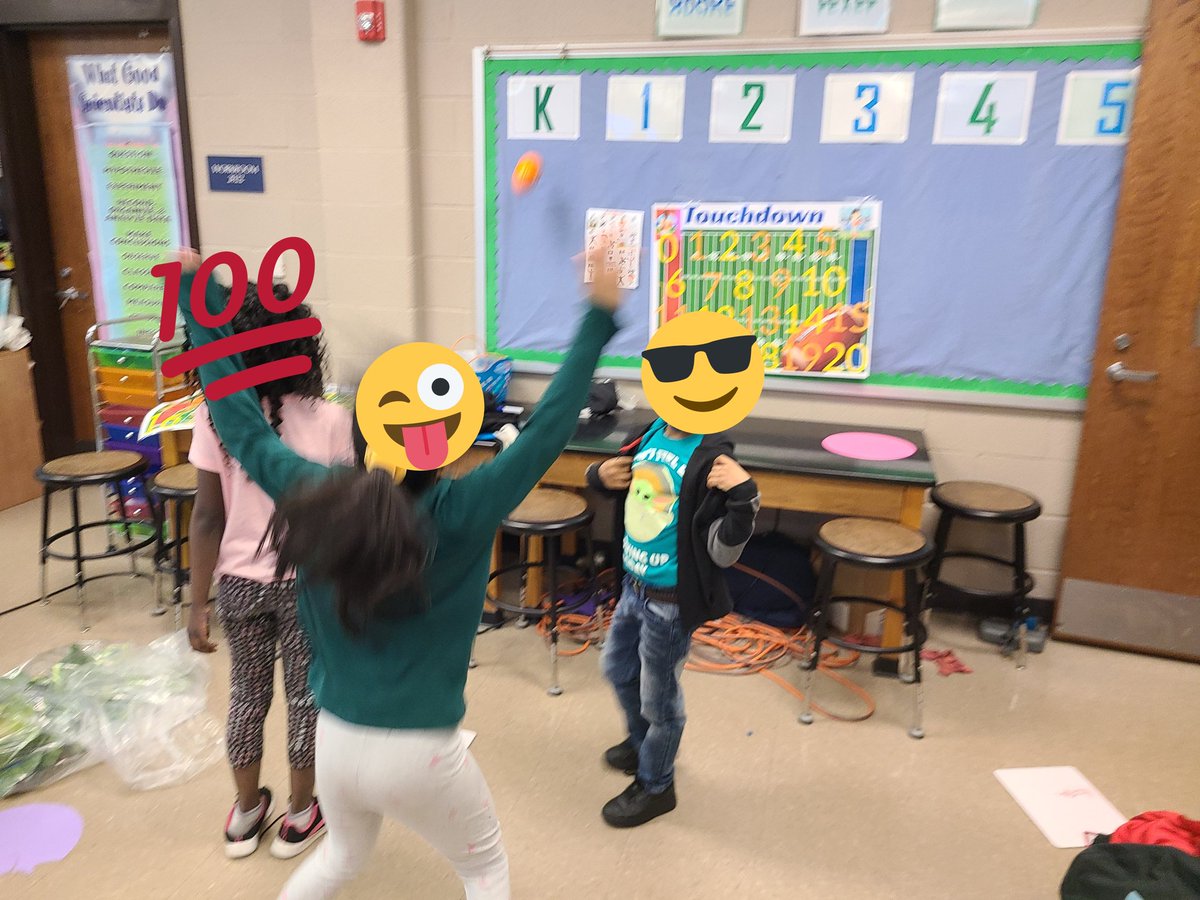 eduscize's tweet photo. Shooting hoops with #ballers moving with lateral movements with #taptheline and tossing then exercising with #touchdown these students are loving #learning and #life the #engagecobb is nonstop @MabletonES @CobbSchools @SciSean @STEMcobb @STEMsally @SciSean https://t.co/PaBT1fpRj8