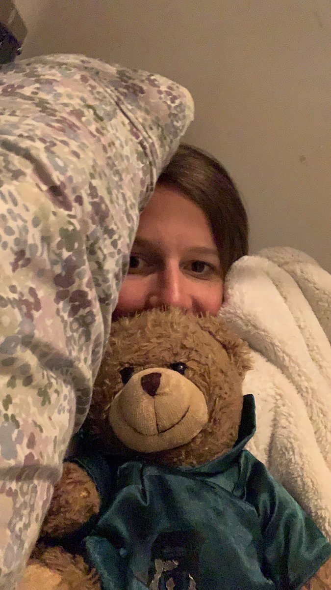ZoeRuns's tweet photo. @MatthewCappucci I am hiding with my Baylor bear https://t.co/AaSNWR6EVR